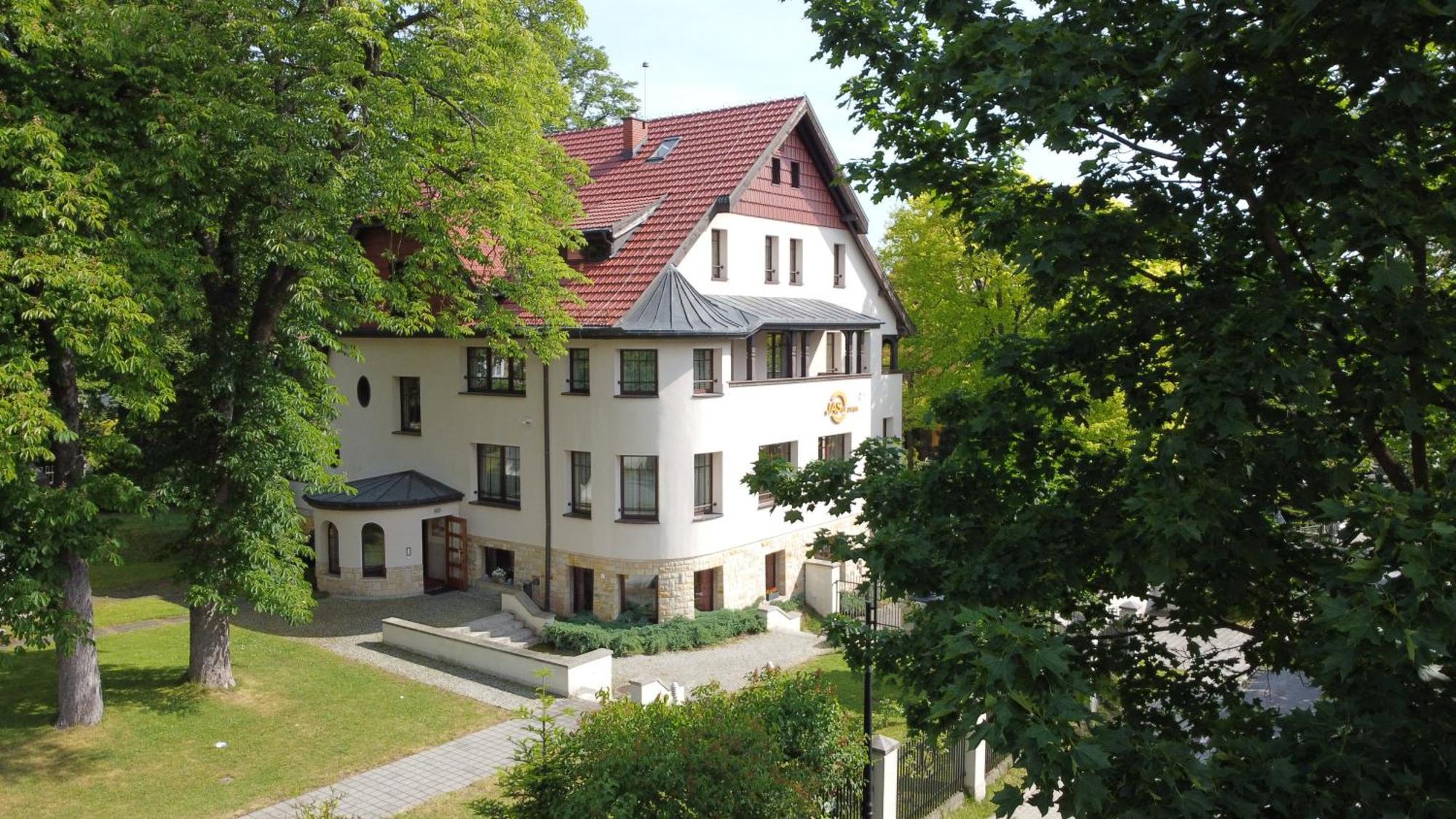 Jasny Dwor Hotel Polanica-Zdroj Luaran gambar